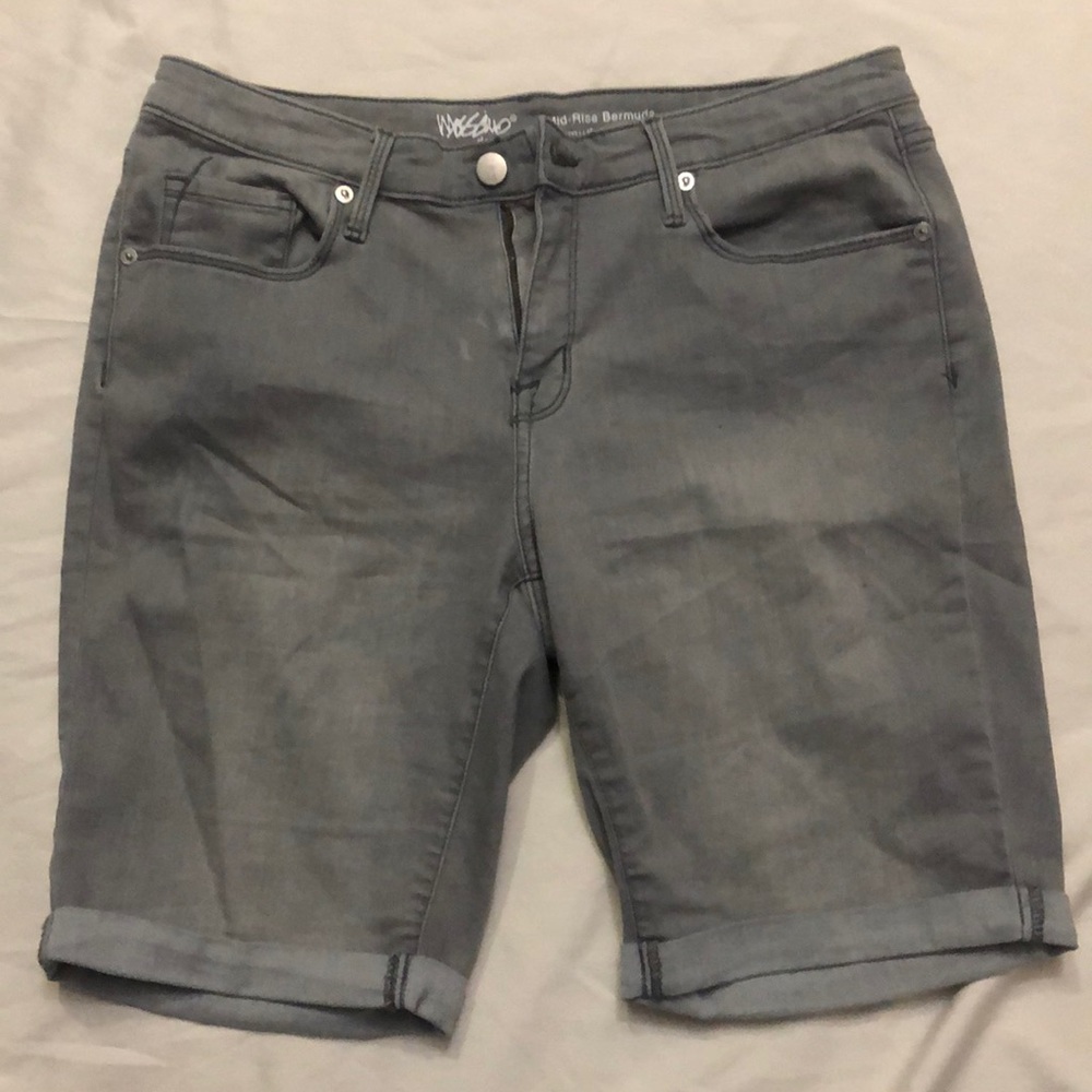 Mossimo mid rise Bermuda shorts